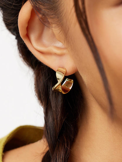 Small Gold Hoop Earrings - Beyla