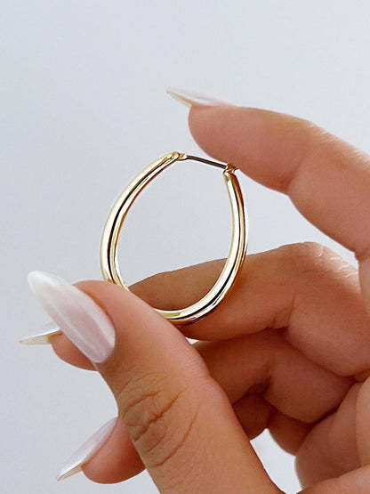 Gold Hoop Earrings - Cuidado