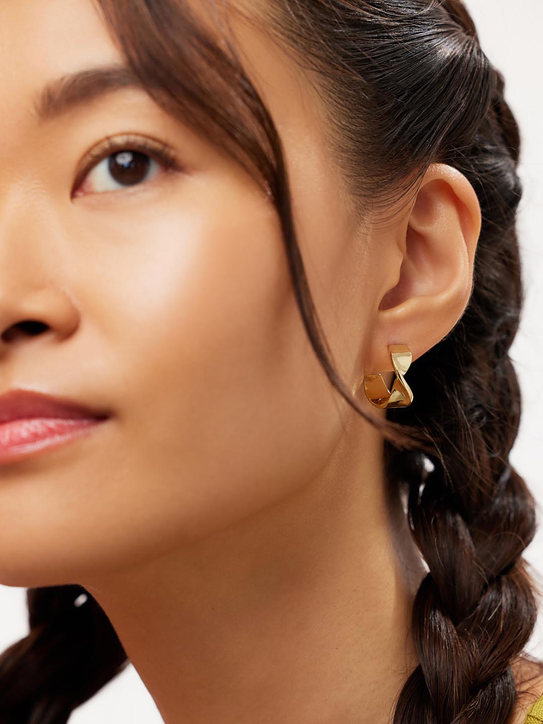 Small Gold Hoop Earrings - Beyla