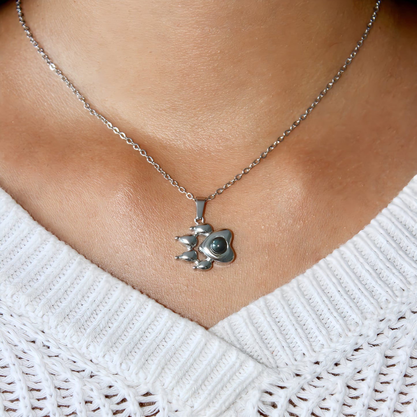 Special Paw Projection Necklace