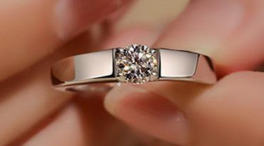 Crowning Love Couple Rings: New Four-Prong Simulated Moissanite Diamond Ring for Men and Women