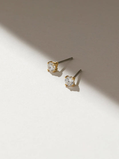 Circle Stud Earrings - Lena