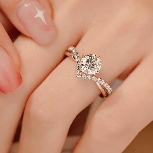 Crowning Love Couple Rings: New Four-Prong Simulated Moissanite Diamond Ring for Men and Women