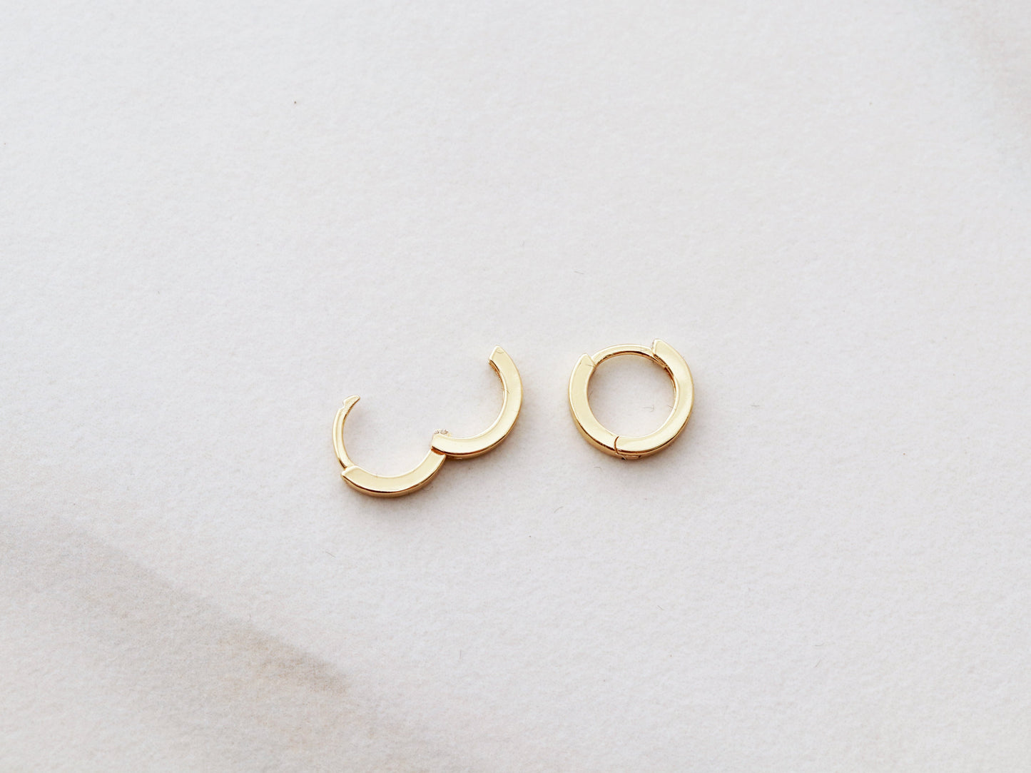 Single Huggie Earring