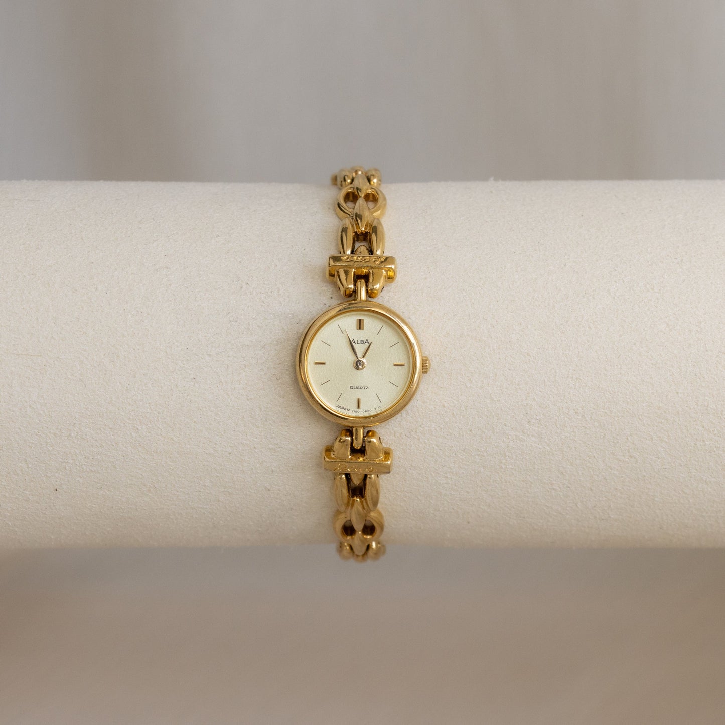 Vintage Alba Round Link Gold Watch