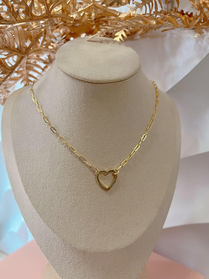 Base Paper Clip Heart Charm Necklace