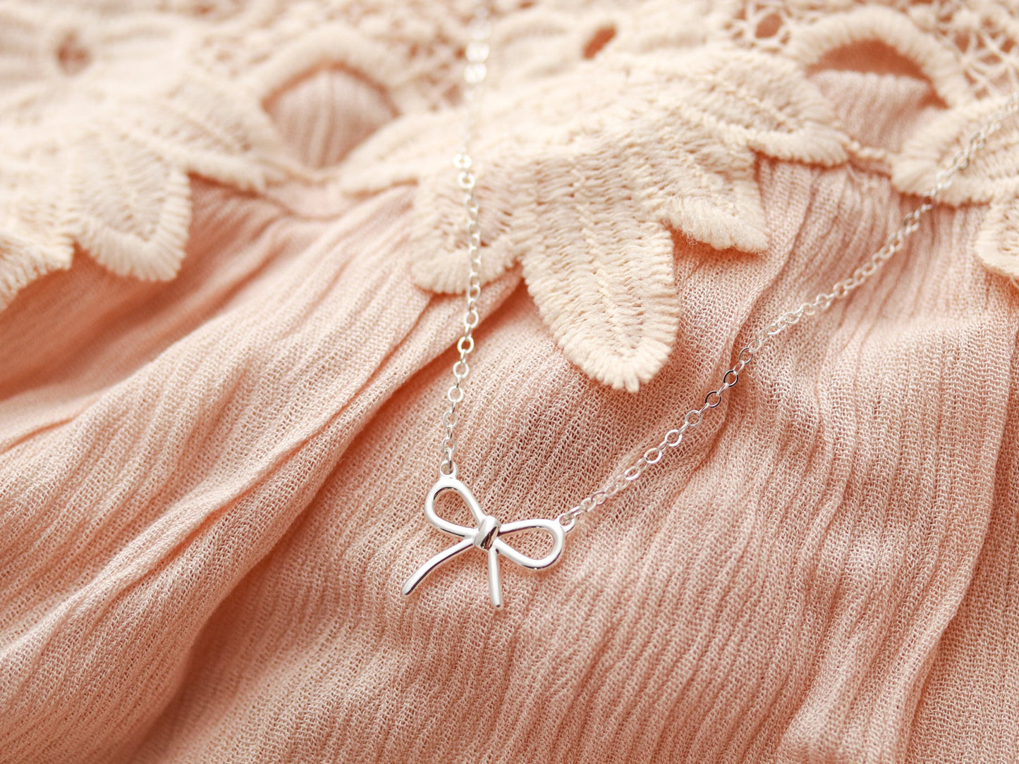 Dainty Bow Necklace