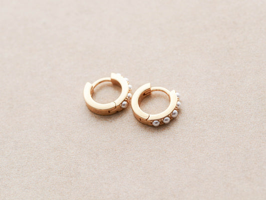 Pearl Huggies | 12mm