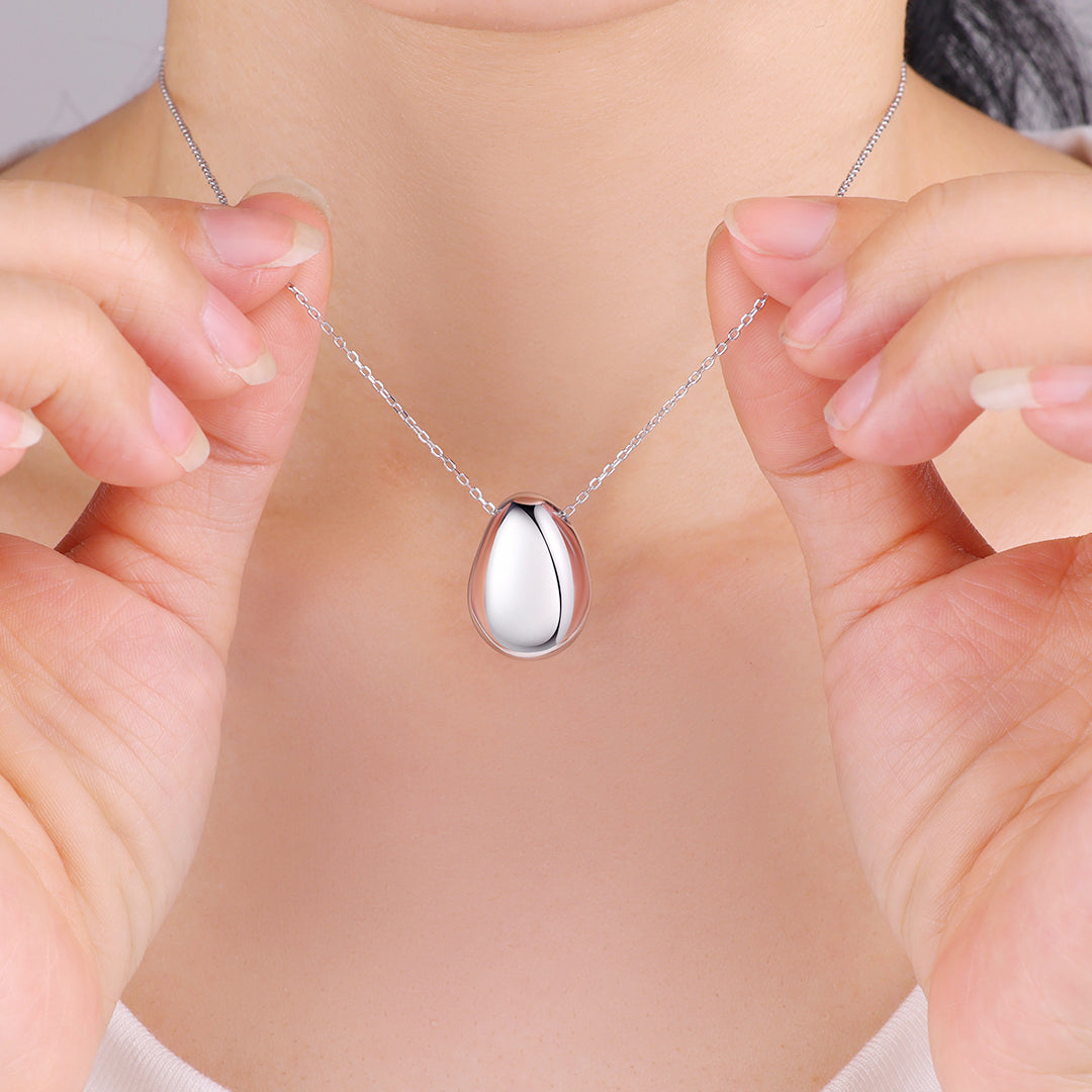 Pebble Pendant Necklace