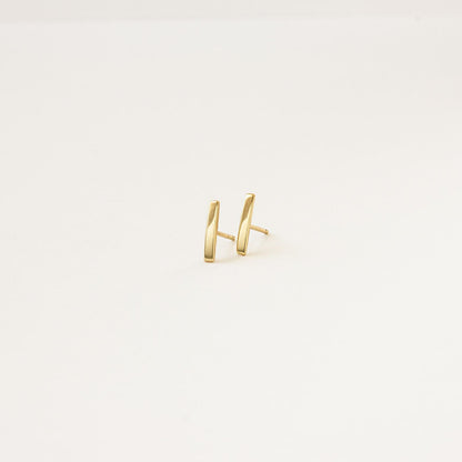 Dainty Bar Studs