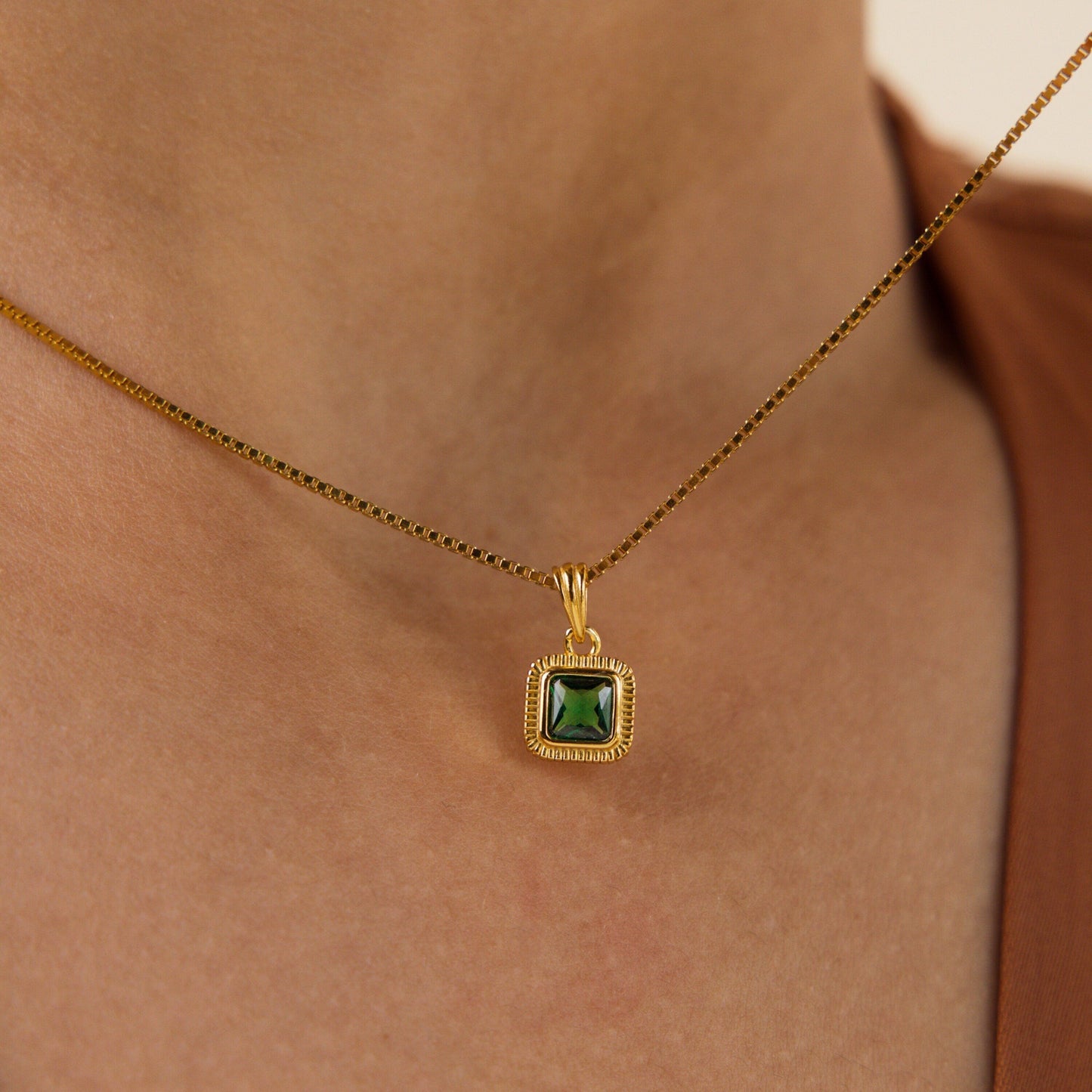 Vintage Emerald Pendant Necklace