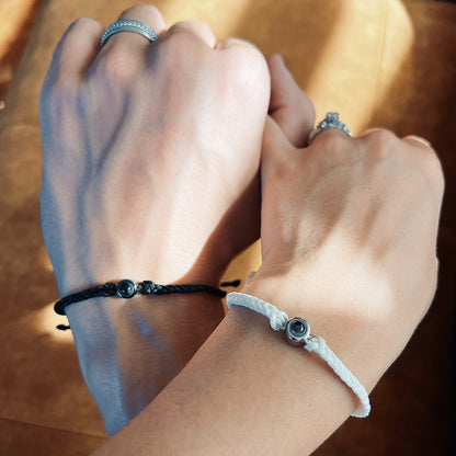 Minimalistic String Projection Bracelet