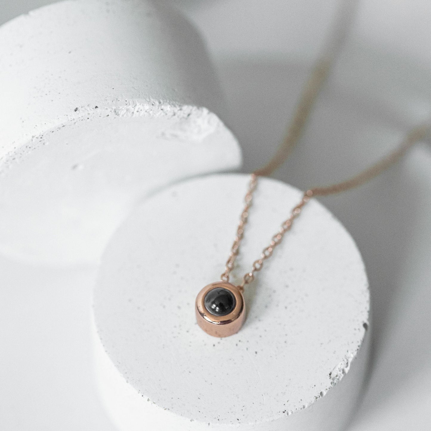 Round Projection Necklace