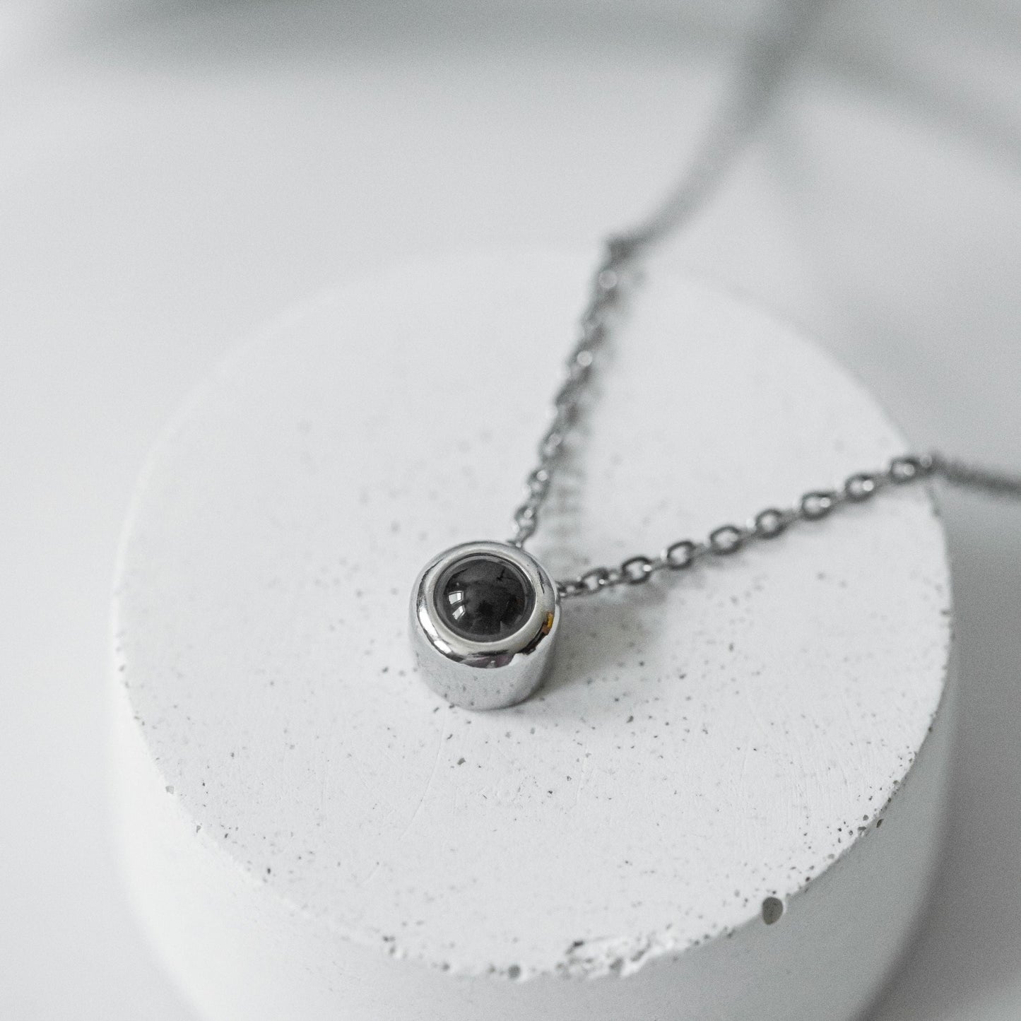 Round Projection Necklace