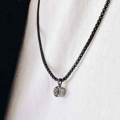 Round projection necklace for men