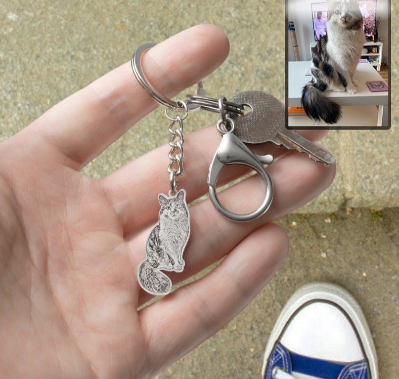 Silhouette Life-Like Cat Keychain