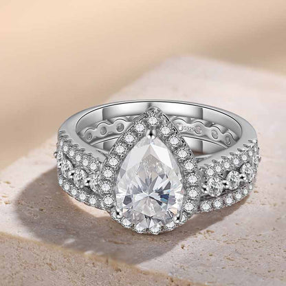 Women Pear Shaped 2 Carat Moissanite Ring Set